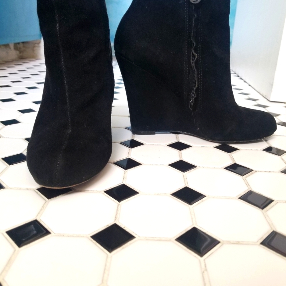 Sam Edelman Black Suede Wedge Booties with side zipper sz 8